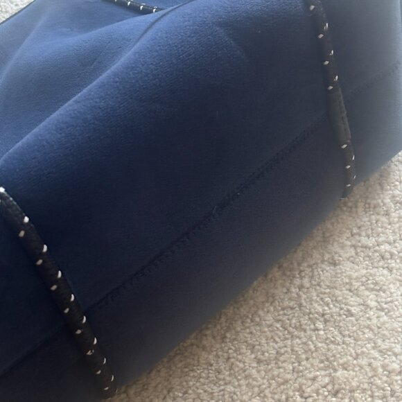 Willow Bay Australia Velvet Bag – Dark Blue, Stylish and Elegant - Picture 4 of 6